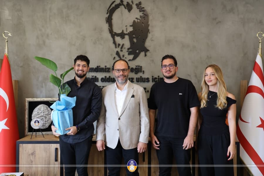 GENÇLERDEN BAŞKANA TEŞEKKÜR