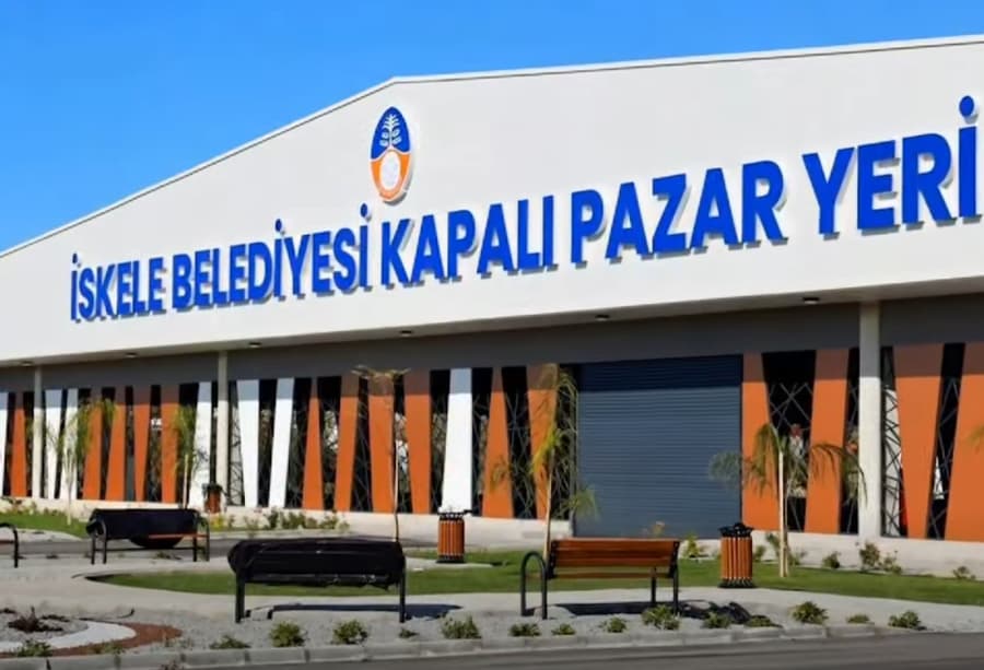 Modern yapısı güçlü altyapısı ve İskele’ye yakışan vizyonuyla Kapalı Pazar Yerimiz artık hizmetinizde