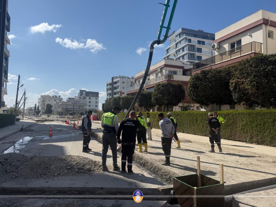 LONG BEACH’TE YAĞMUR SUYU DRENAJ HATTI ÇEKİLMEYE DEVAM EDİYOR