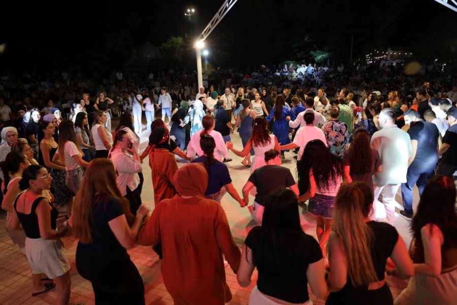 KARADENİZLİLER GECESİ’NDE HORON VE KEMENÇE EKSİK OLMADI