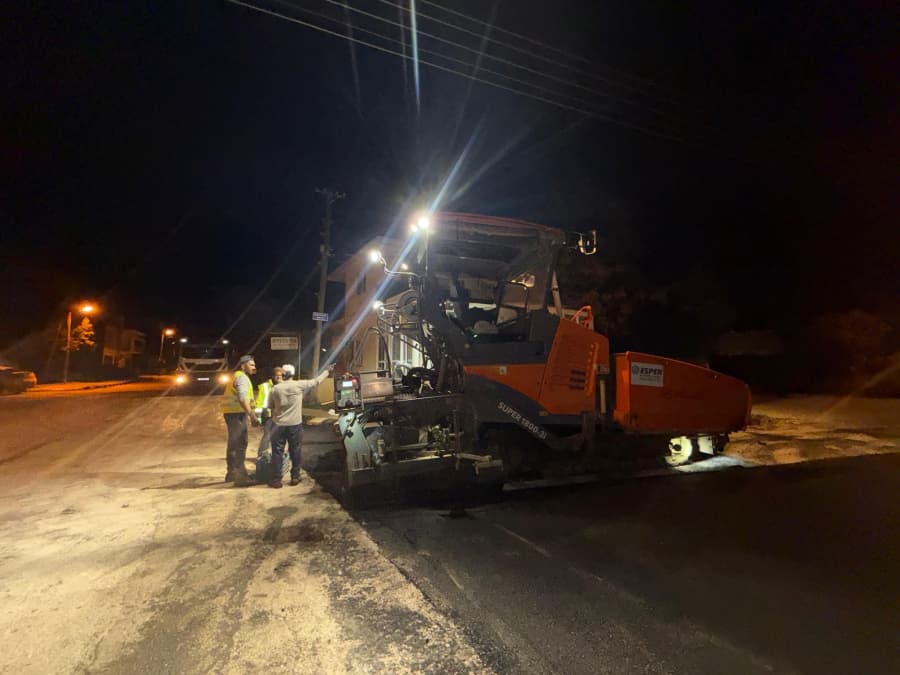 İSKELE'DE ASFALT ÇALIŞMALARI HIZ KESMEDEN DEVAM EDİYOR
