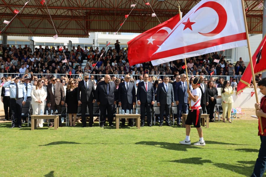ÇOCUKLAR İSKELE’Yİ ŞENLENDİRDİ