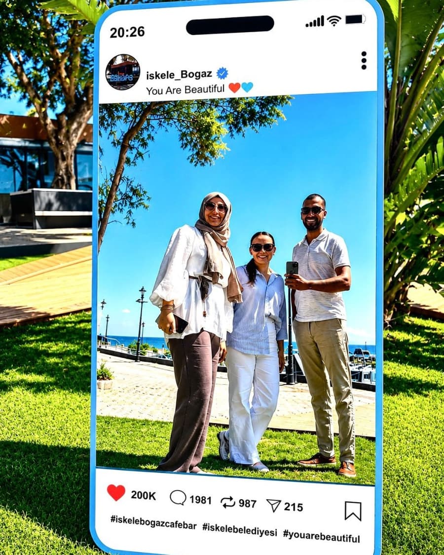 SELFIE AYNAMIZ BOĞAZ'A ÇOK YAKIŞTI
