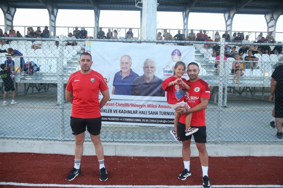 GOLLER; CİVİSİLLİ VE MİSK ANISINA ATILIYOR