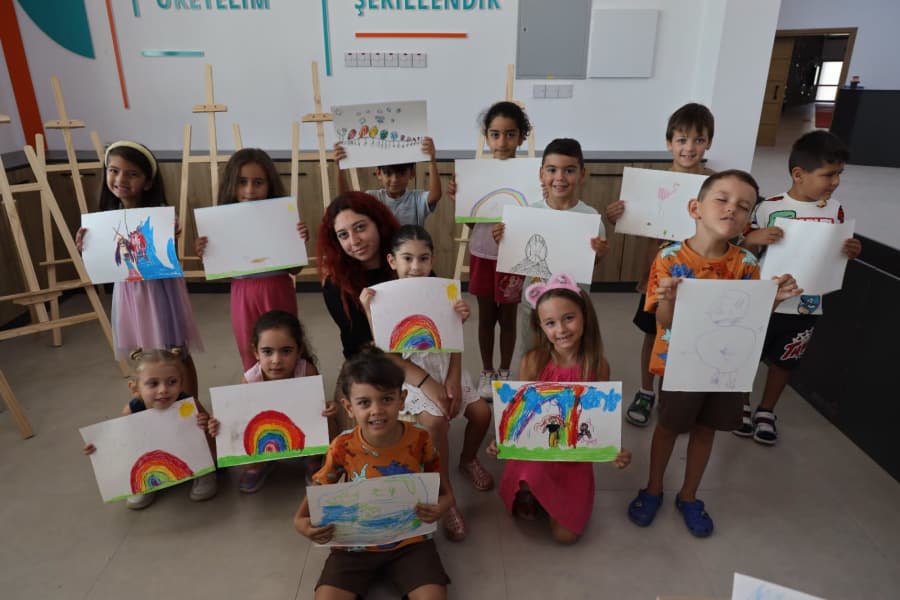 YAZ ETKİNLİKLERİNDE RENKLER KONUŞUYOR