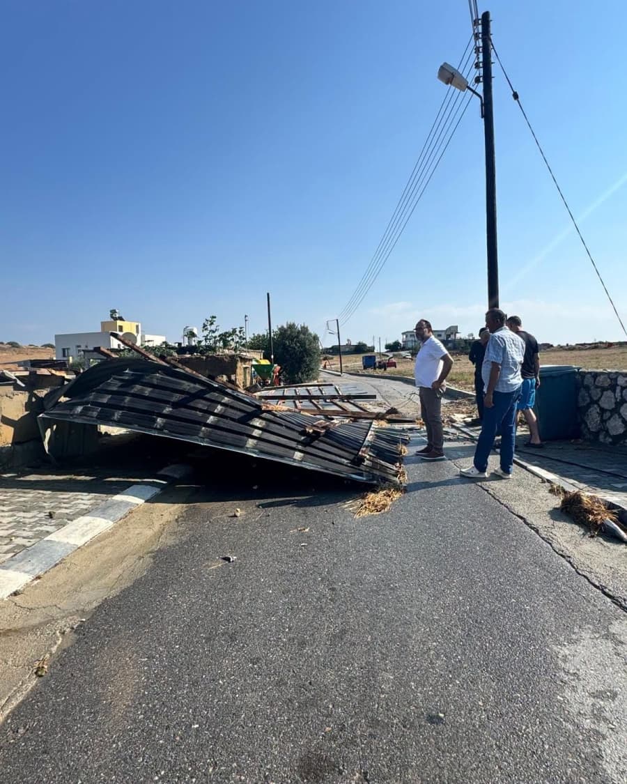 YETKİLİLER, ALTINOVA KÖYÜ’NDE FIRTINA VE YAĞIŞIN ARDINDAN İNCELEMELERDE BULUNDU